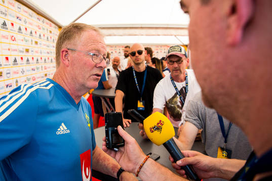 Bevakare Lars Jacobsson i mixed zone
