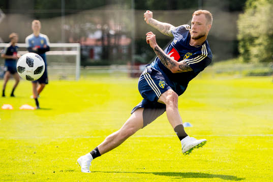 Bläddra bland fler bilder av Fotboll, Sverige, Träning