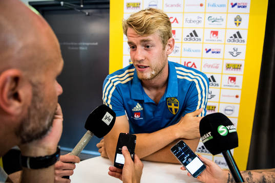 Filip Helander i mixed zone