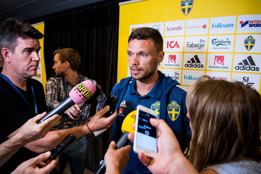 Marcus Berg i mixed zone