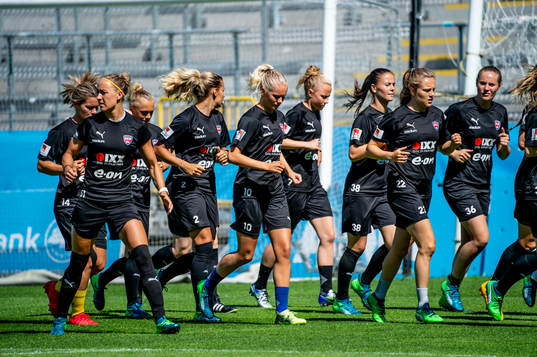 Sanne Troelsgaard Nielsen, Nellie Lilja och Fiona Brown i