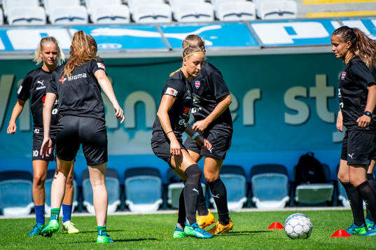 Sanne Troelsgaard Nielsen i mitten