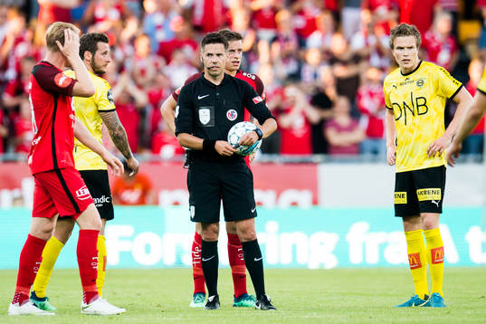 Tom Harald Hagen, referee