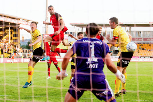 Azar Karadas of Brann scores the 1-1 goal