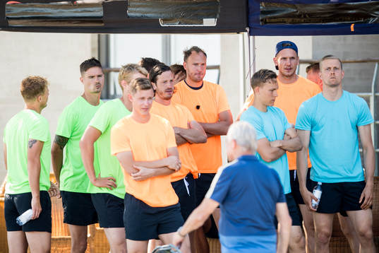 Sveriges spelare väntar