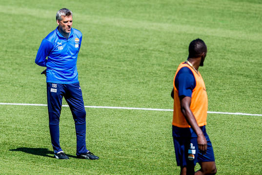 Tor Ole Skullerud, head coach of Strømsgodset, and Usain