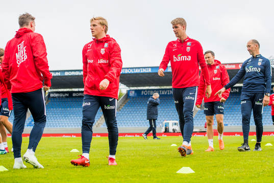 Mats Møller Dæhli and Kristoffer Ajer of Norway