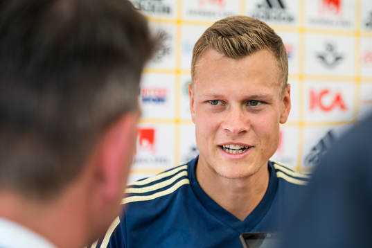 Viktor Claesson i mixed zone