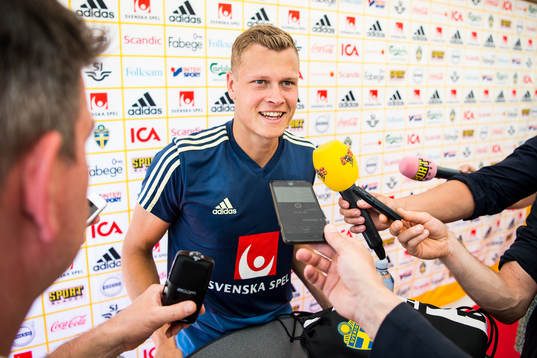 Viktor Claesson i mixed zone