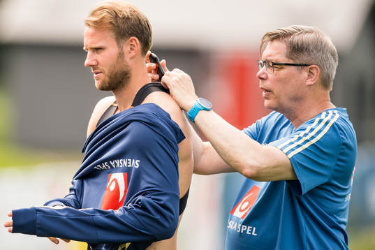 Ola Toivonen och Dale Reese, performance and medical