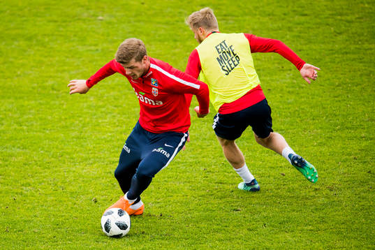 Alexander Sørloth and Fredrik Midtsjø of Norway