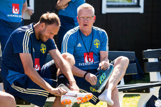 Andreas Granqvist och förbundskapten Janne Andersson