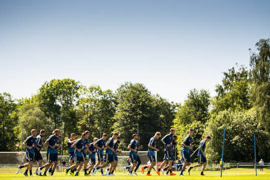 Sveriges spelare värmer upp