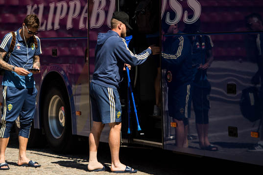 John Guidetti lämnar Svenska landslagets förläger