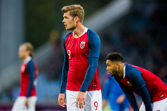 Alexander Sørloth and Joshua King of Norway