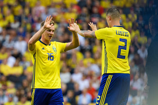 Sveriges Emil Krafth byts ut mot Mikael Lustig