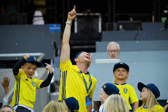 Artisten Pidde P på läktaren