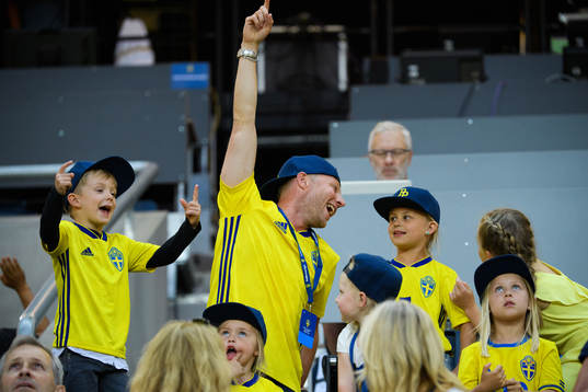 Artisten Pidde P på läktaren