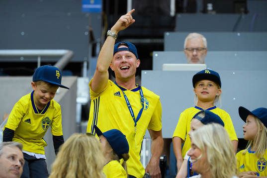 Artisten Pidde P på läktaren