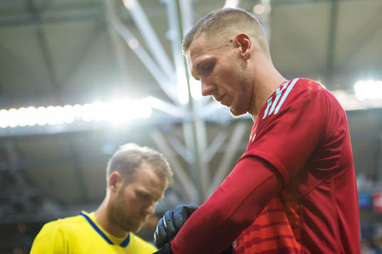 Ola Toivonen och målvakt Robin Olsen