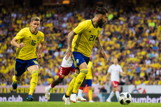 Sveriges Emil Krafth och Jimmy Durmaz