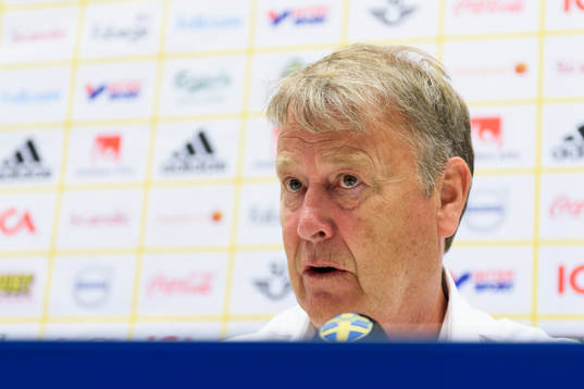 Danmarks förbundskapten Åge Hareide på en presskonferens