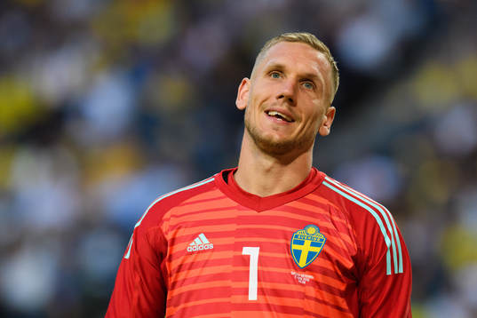 Sveriges målvakt Robin Olsen deppar