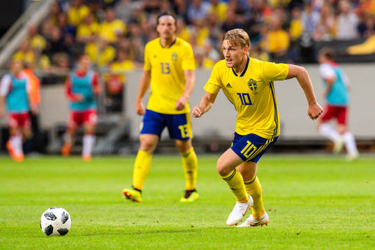 Sveriges Emil Forsbergunder träningslandskampen i fotboll