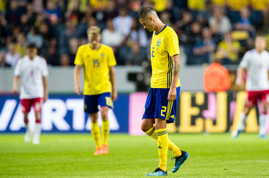 Sveriges Mikael Lustig deppar