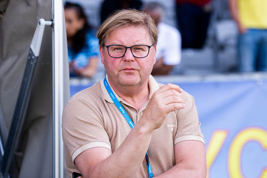 Landskronas sportchef Peter Swärdh på läktare