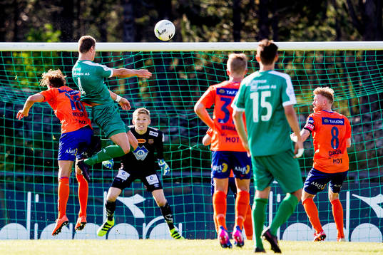 Ståle Steen Sæthre of Nest-Sotra scores 1-0