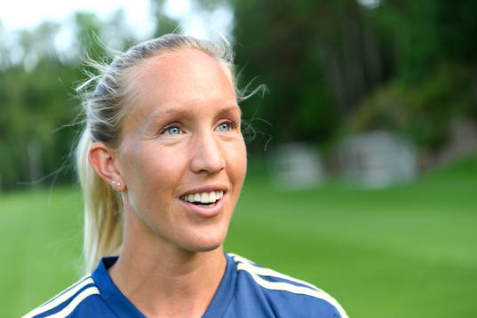 Julia Roddar blir intervjuad