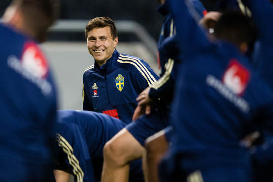 Bläddra bland fler bilder av Football, World Cup 2018, Day -9, Sweden, Training and Mixed Zone