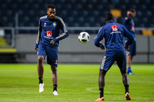 Sveriges Isaac Keise Thelin och Ken Sema