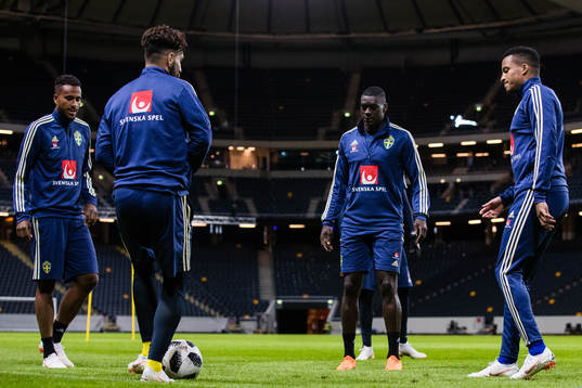 Sveriges Isaac Keise Thelin, Jimmy Durmaz, Ken Sema och
