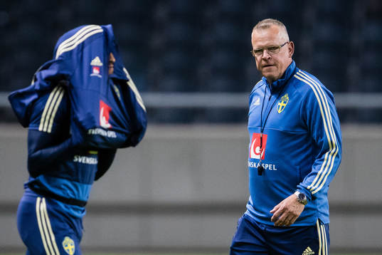 Sveriges Martin Olsson och förbundskapten Janne Andersson