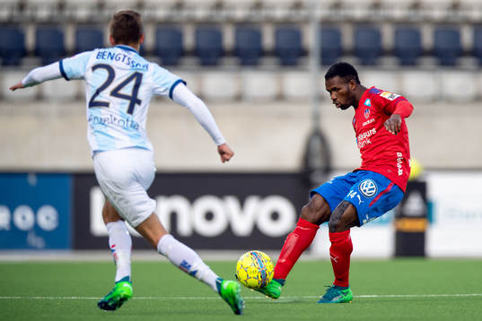 Gefles Leo Bengtsson och Helsingborgs Mohammed Abubakari
