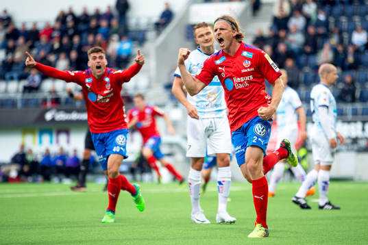 Helsingborgs Carl Johansson jublar