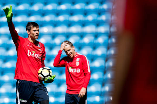 Goalkeeper Rune Almenning Jarstein and Stefan Johansen of