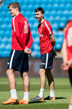 Alexander Sørloth and Ole Kristian Selnæs of Norway