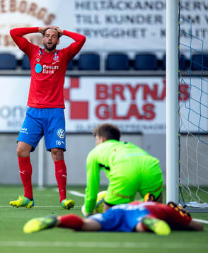 Gefles målvakt August Strömberg räddade en nick från