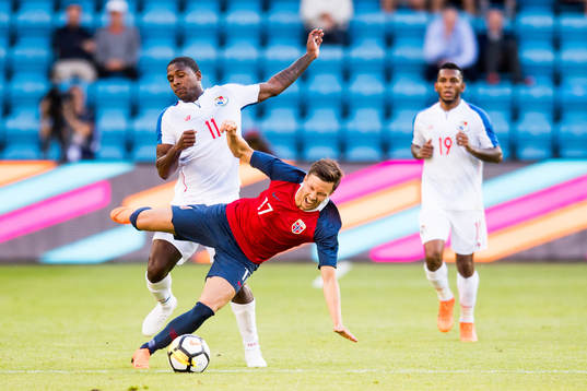 Armando Cooper of Panama and Martin Linnes of Norway