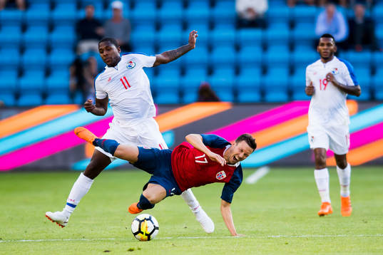 Armando Cooper of Panama and Martin Linnes of Norway