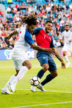 Roman Torres of Panama and Joshua King of Norway