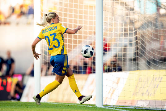 Sveriges Elin Rubensson gör 2-0