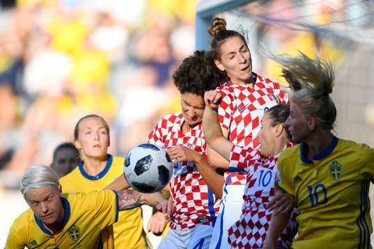 Kroatiens Leonarda Balog och Ana Jelencic i nickduell
