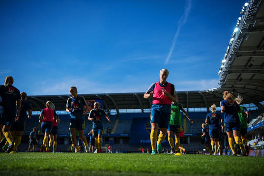 Sveriges Nilla Fischer värmer upp
