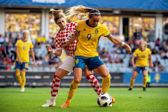 Kroatiens Monika Conjar och Sveriges Kosovare Asllani
