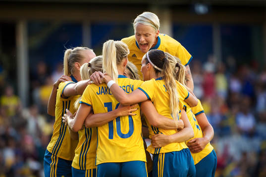 Sveriges spelare jublar
