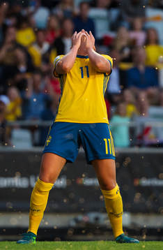 Sveriges Stina Blackstenius deppar